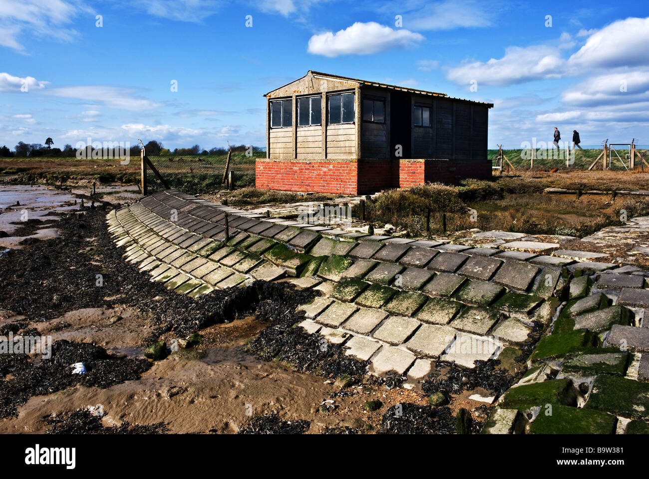 An abandoned structure on the banks of the River Roach near Paglesham in Essex.  Photo by Gordon Scammell Stock Photo