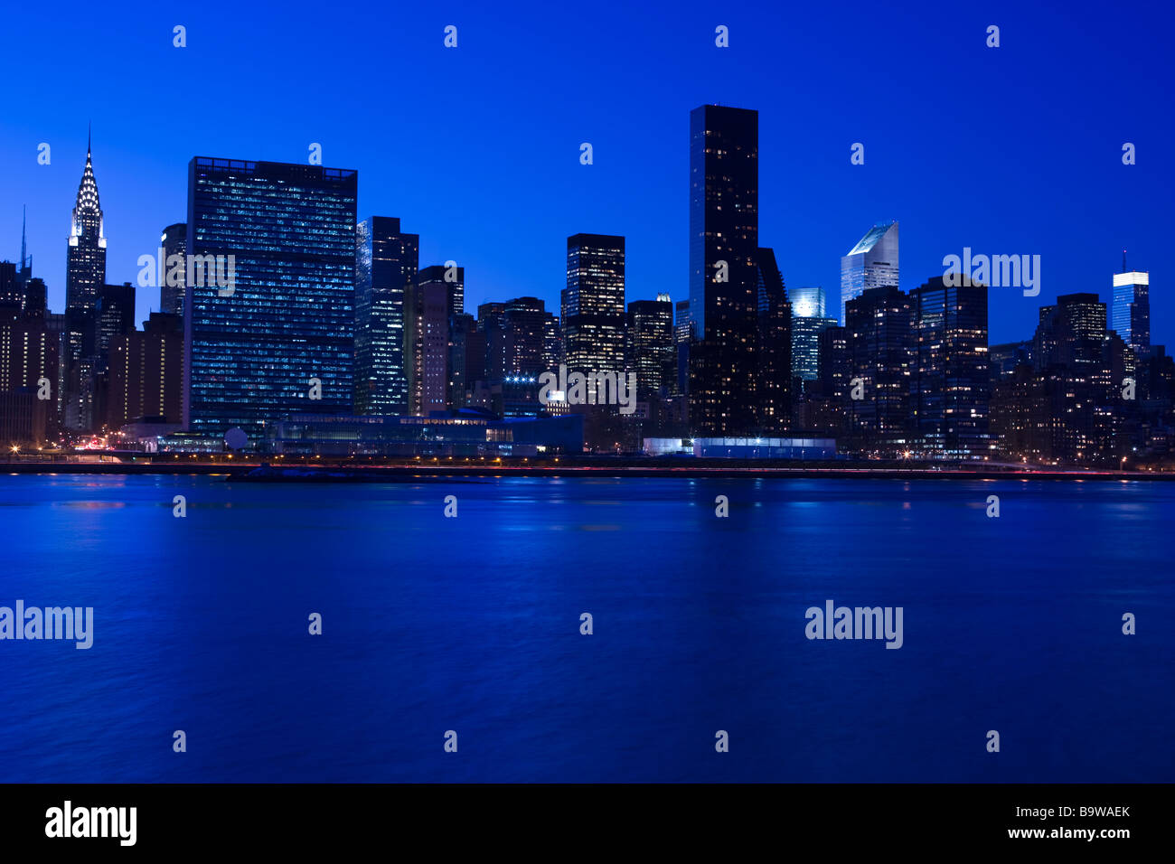 MIDTOWN SKYLINE EAST RIVER MANHATTAN NEW YORK CITY USA Stock Photo - Alamy