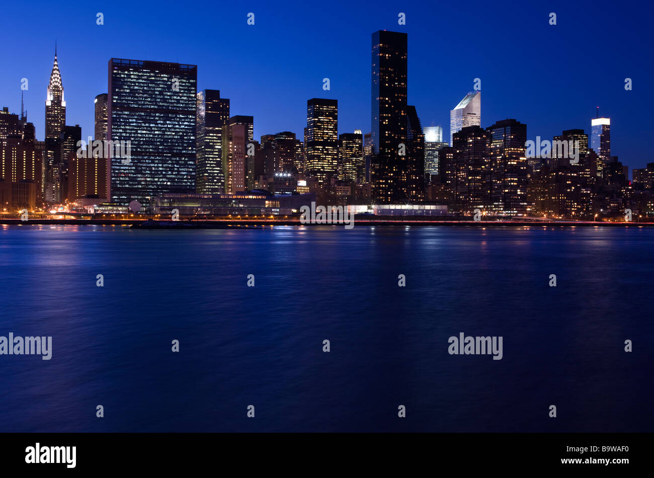 MIDTOWN SKYLINE EAST RIVER MANHATTAN NEW YORK CITY USA Stock Photo - Alamy