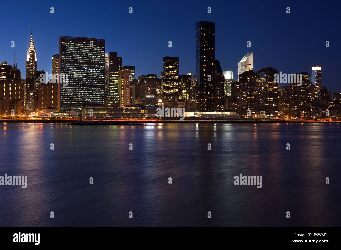 MIDTOWN SKYLINE EAST RIVER MANHATTAN NEW YORK CITY USA Stock Photo - Alamy