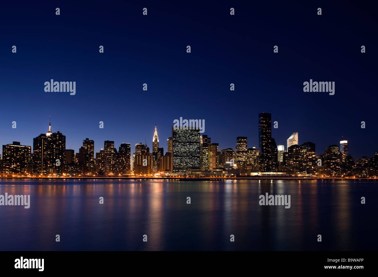 MIDTOWN SKYLINE EAST RIVER MANHATTAN NEW YORK CITY USA Stock Photo - Alamy