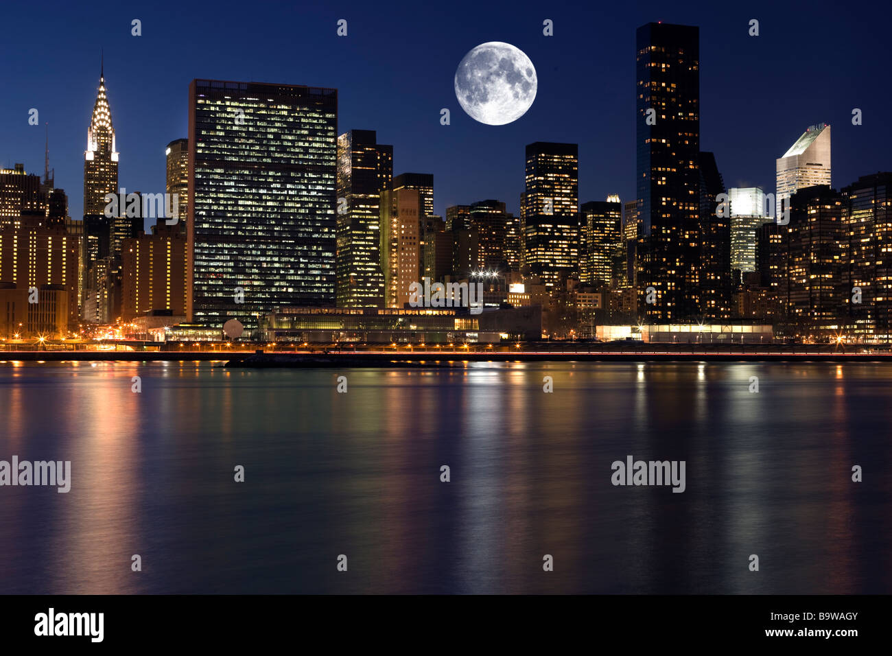 MIDTOWN SKYLINE EAST RIVER MANHATTAN NEW YORK CITY USA Stock Photo - Alamy