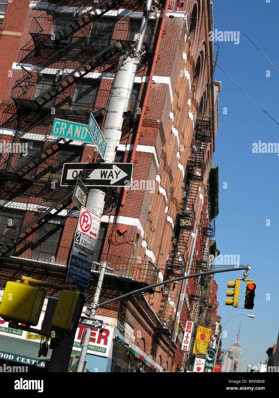 Mulberry street new york city hi-res stock photography and images - Alamy
