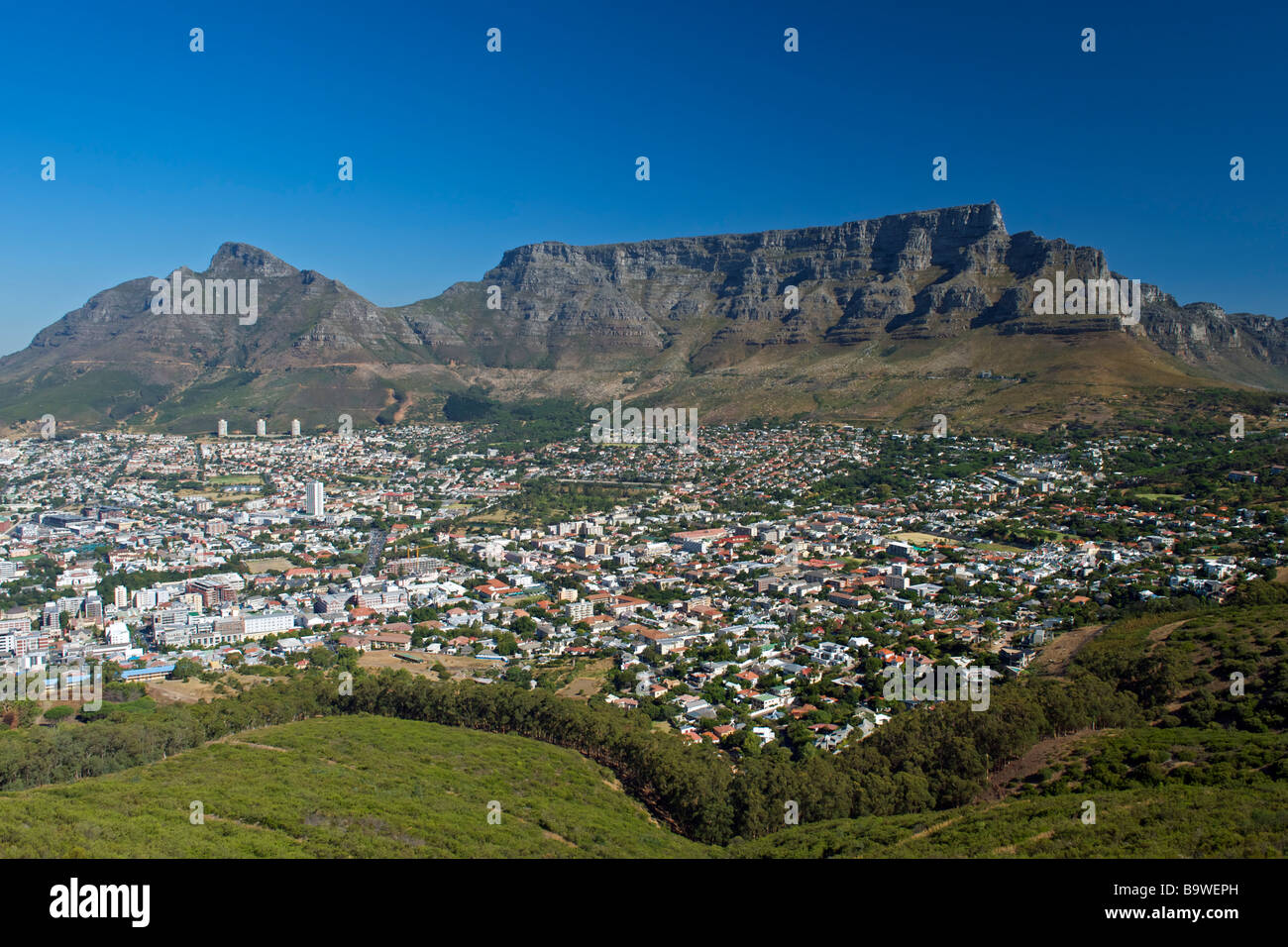 Table Mountain and the city of Cape Town. To the left is Devil's Peak ...