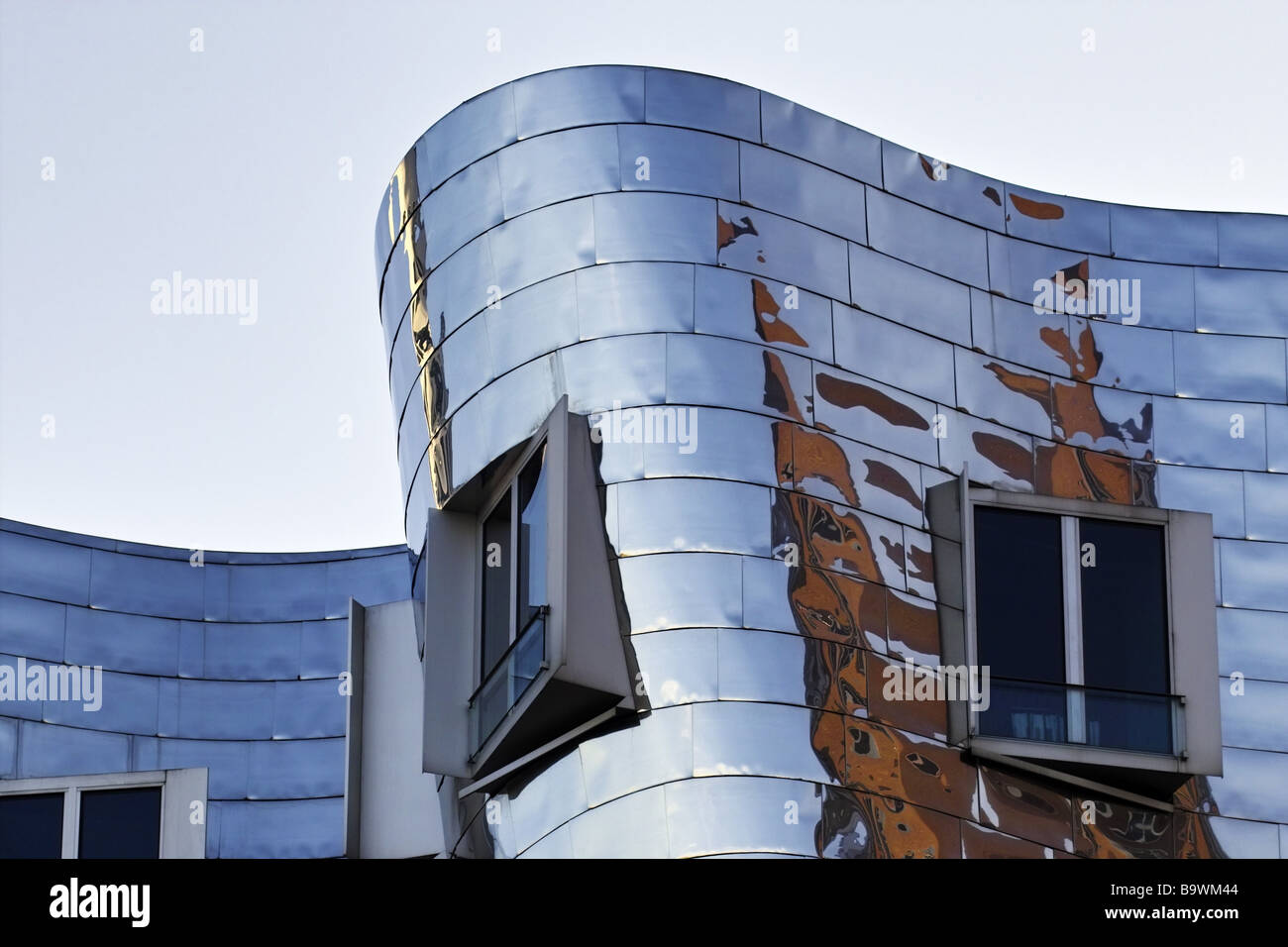 Swung open hires stock photography and images Alamy