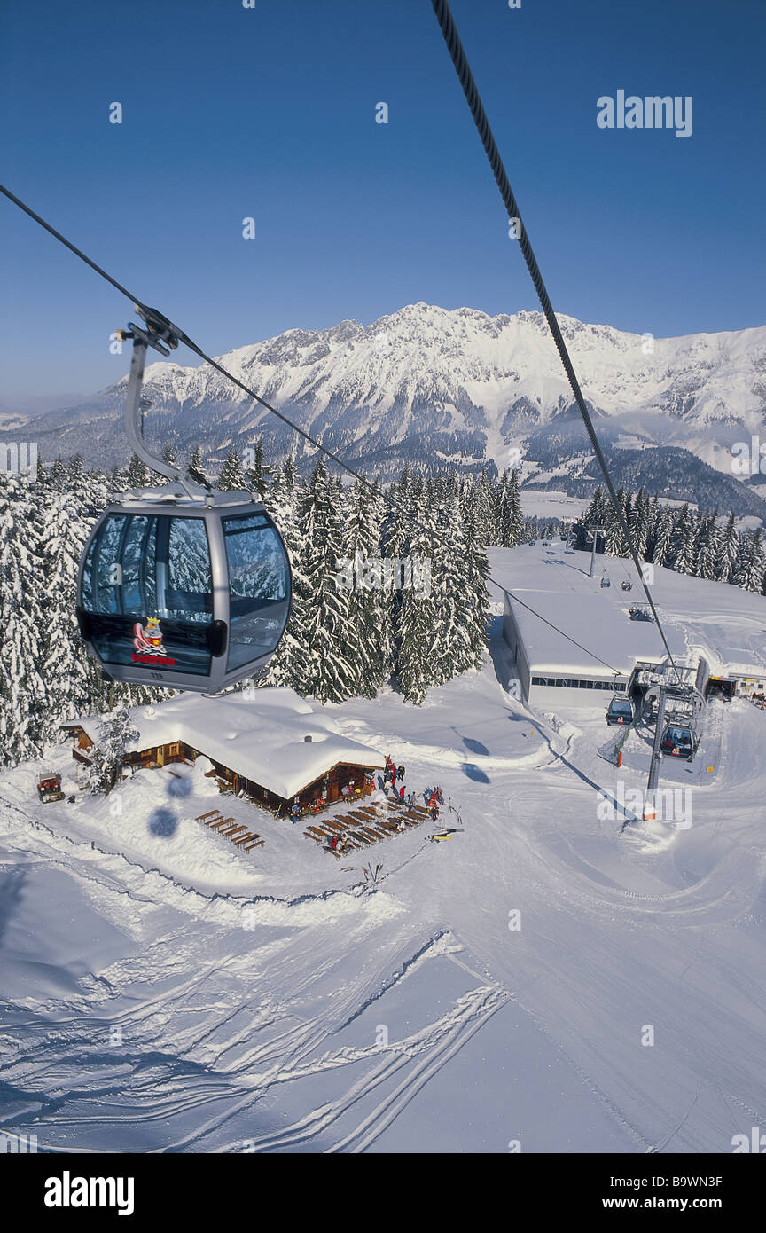 Ski resort winter gondola lodge hi-res stock photography and images - Alamy