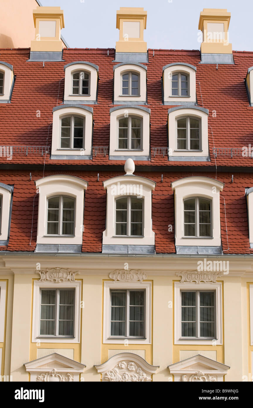 Altstadt Haus am Neumarkt Dachfenster Dresden Sachsen Deutschland
