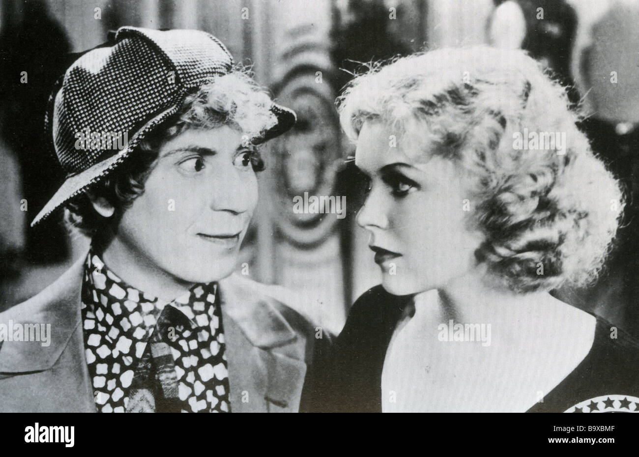 DUCK SOUP - 1933 Paramount film with Harpo in a Sherlock Holmes style deerstalker hat Stock Photo