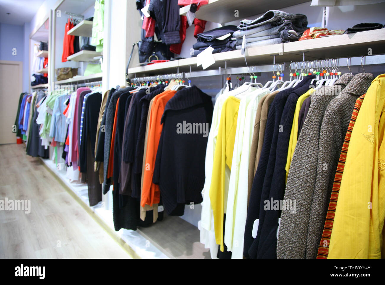 Shopsimple Rack Smal rack hi-res stock photography and images - Alamy