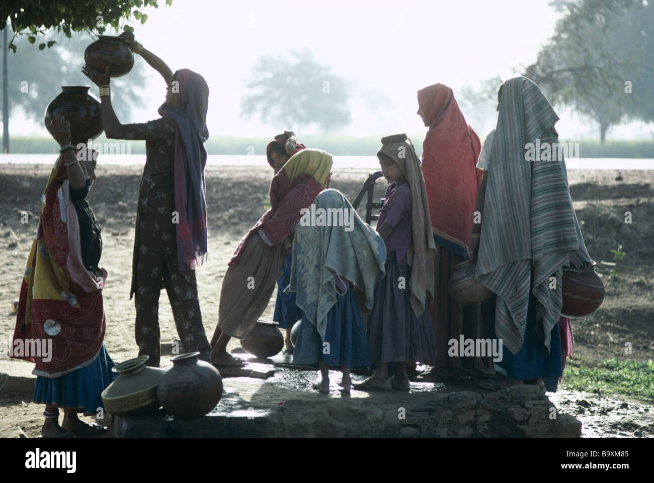 Indigenous women children in hi-res stock photography and images - Alamy