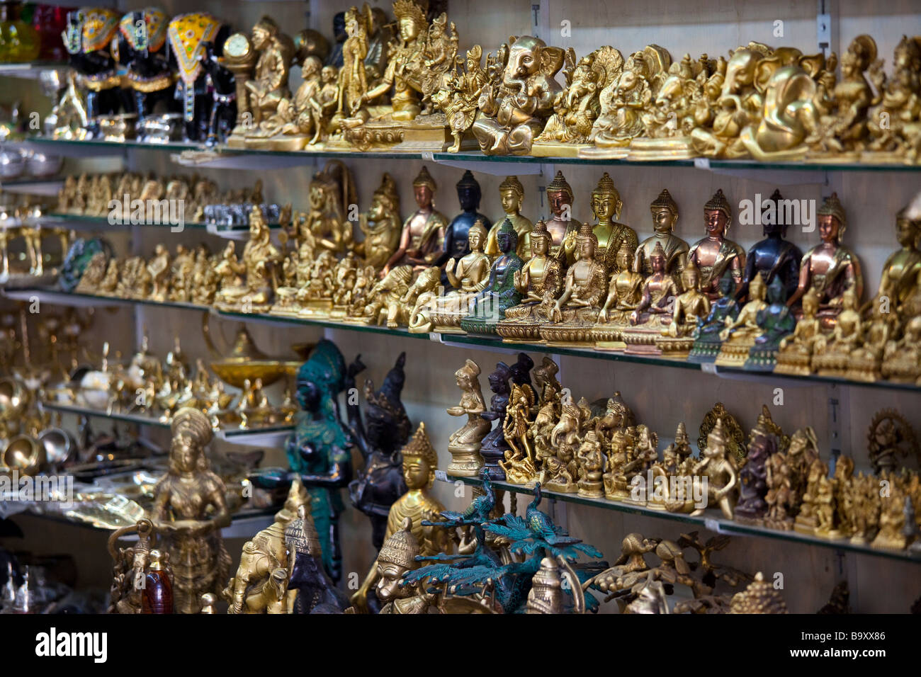 Souvenir Shop Selling Statues in Delhi India Stock Photo 23333638 Alamy