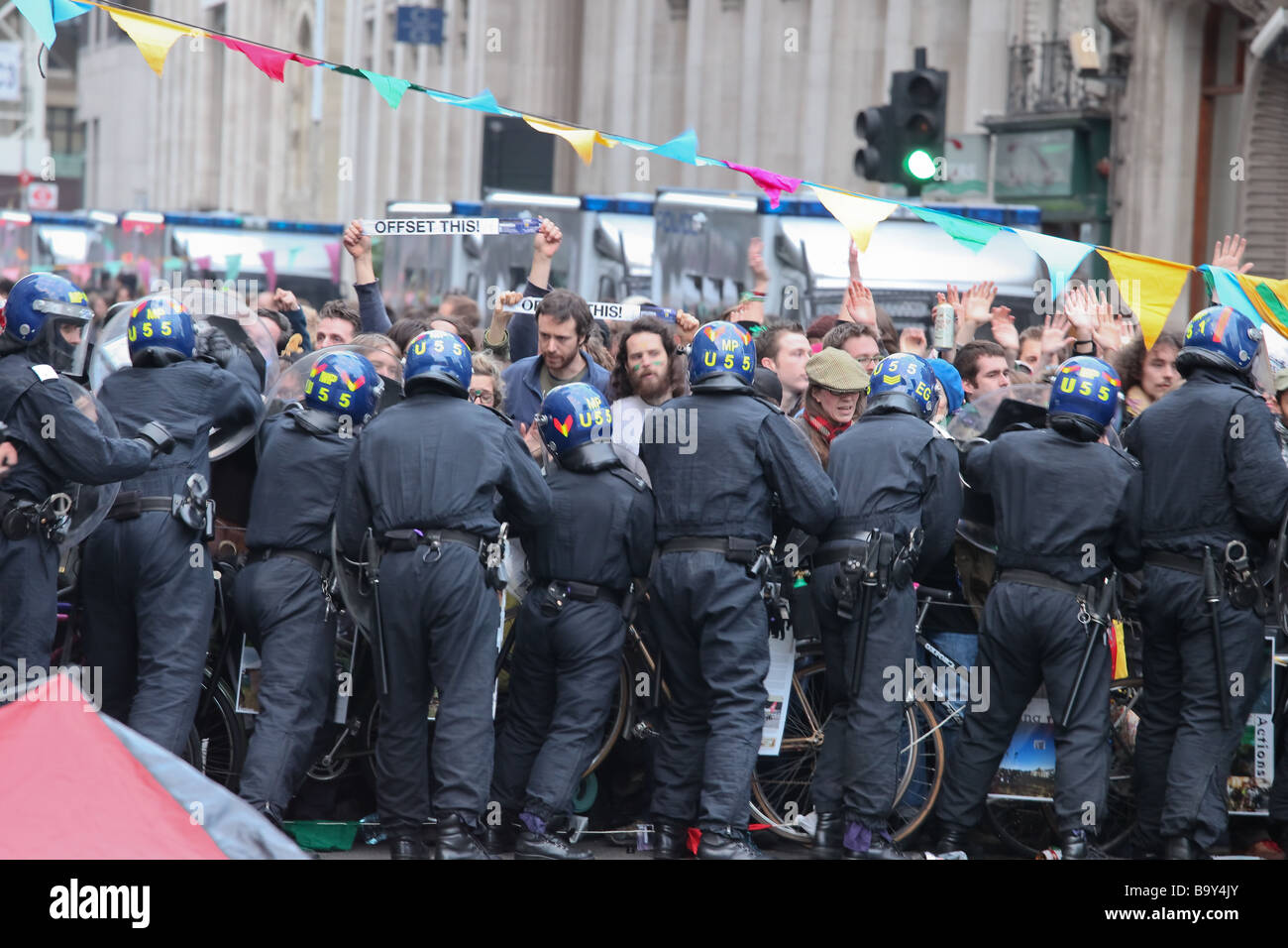 Police and climate change protesters clash at Wednesdays G20 protests in London Stock Photo
