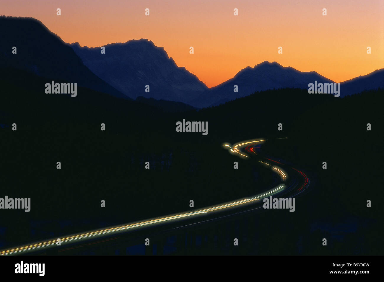 Streaks of the sunset sky hi-res stock photography and images - Alamy