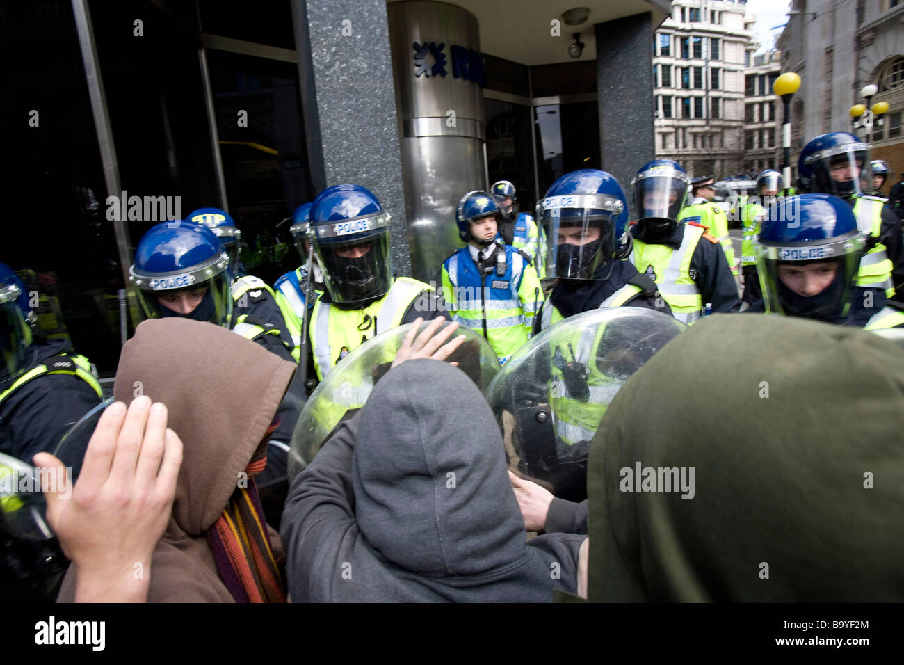Police bank hi-res stock photography and images - Alamy