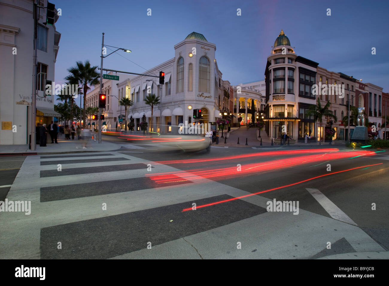 Statue rodeo drive beverly hills hi-res stock photography and images ...