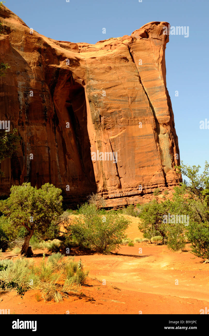 Eagle Rock in Monument Valley, Navajo Tribal Lands, Utah U.S.A Stock Photo Alamy