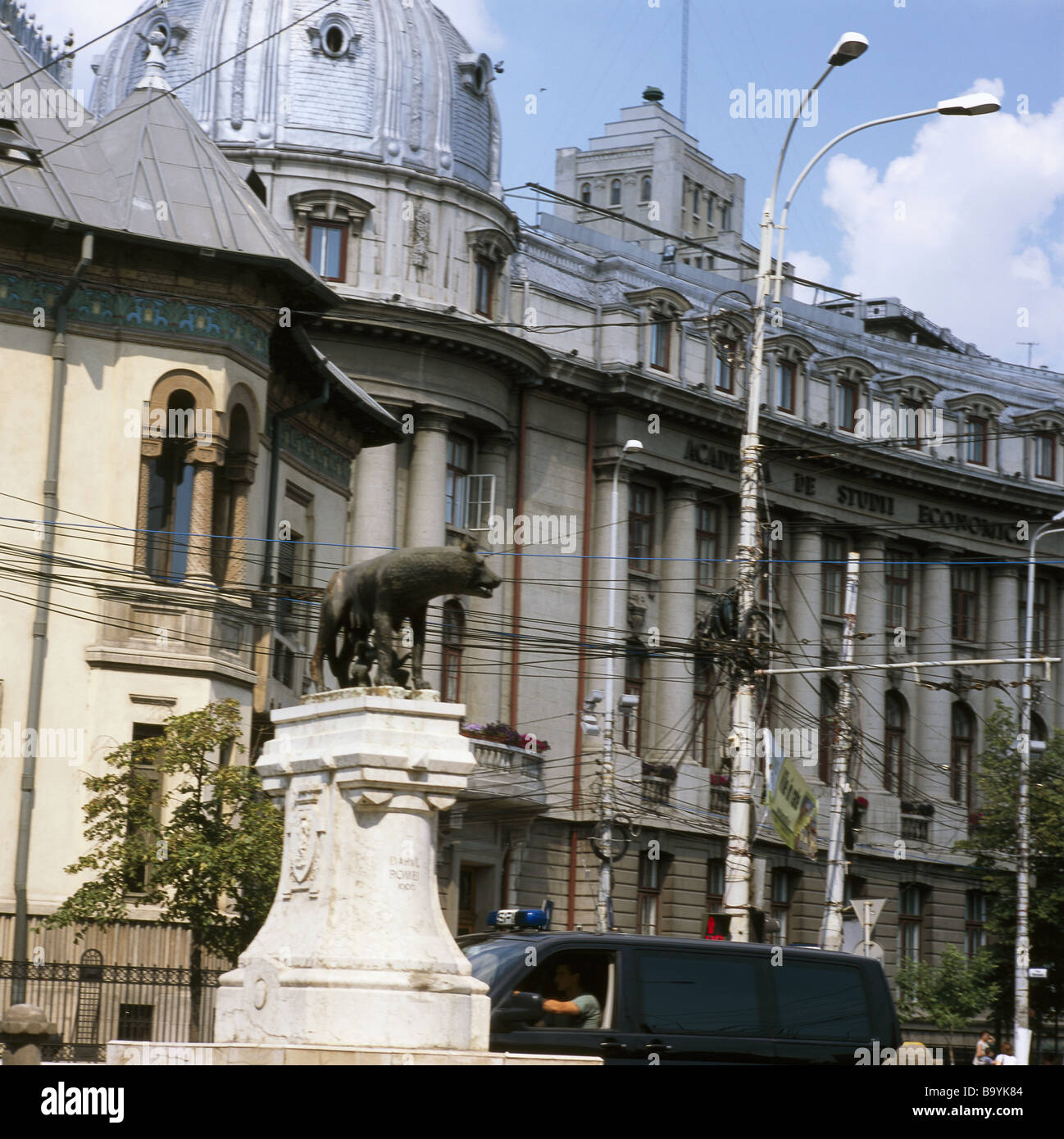 Bucharest romania piata romana hires stock photography and images Alamy