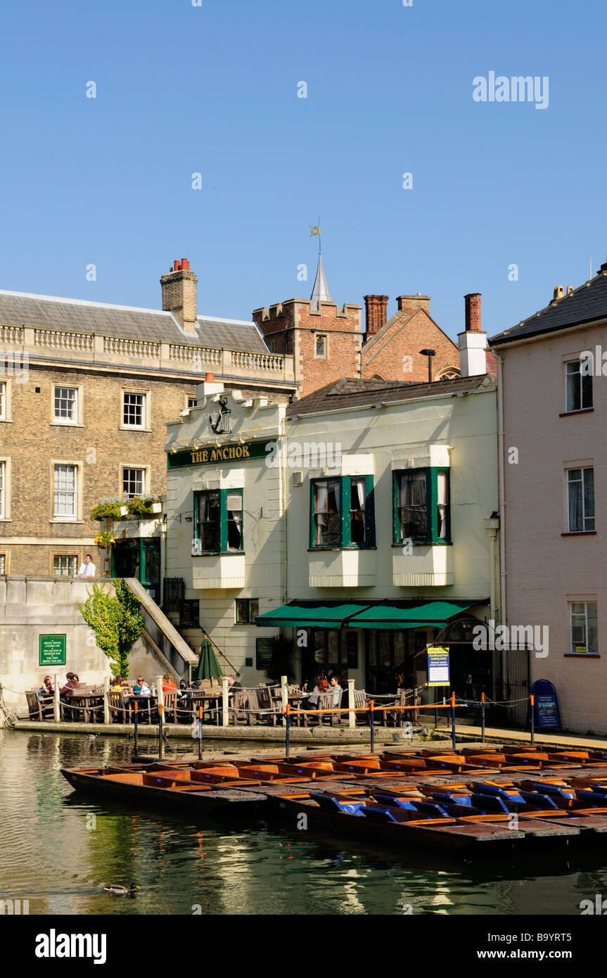 The Anchor pub and punts at Silver Street Cambridge Engand UK Stock Photo