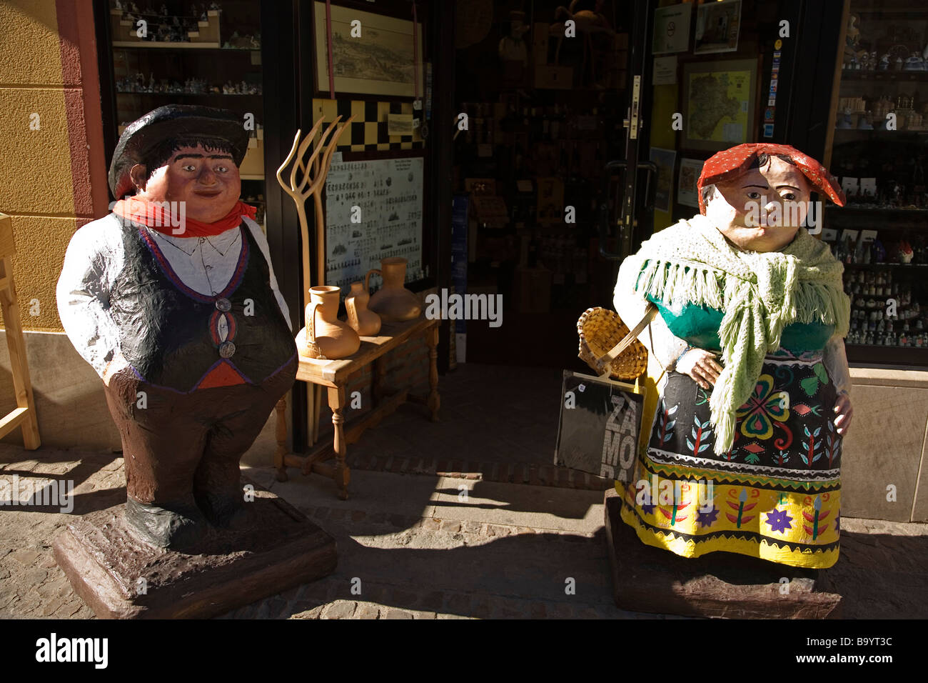 Dolls in Traditional Dress in a Gift Shop Zamora Castilla Leon Spain Stock  Photo - Alamy