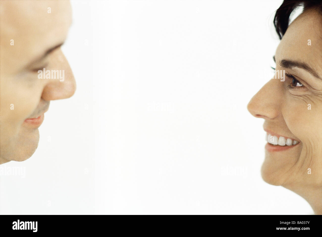 Two faces facing each other hi-res stock photography and images - Alamy