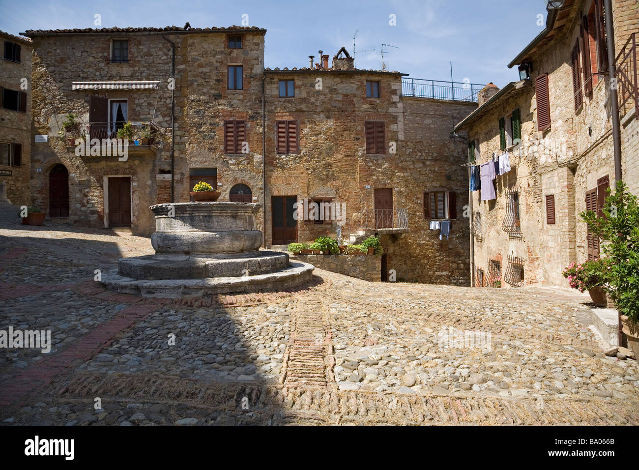 Il pozzo hi-res stock photography and images - Alamy