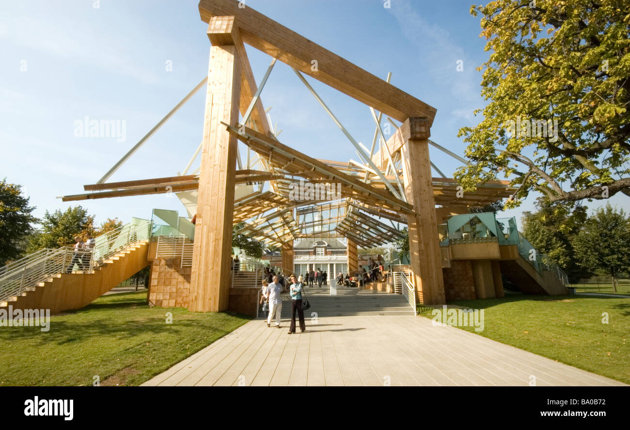 The Frank Gehry pavillion at the Serpentine Gallery, Kensington Gardens, London, England 2008. Stock Photo