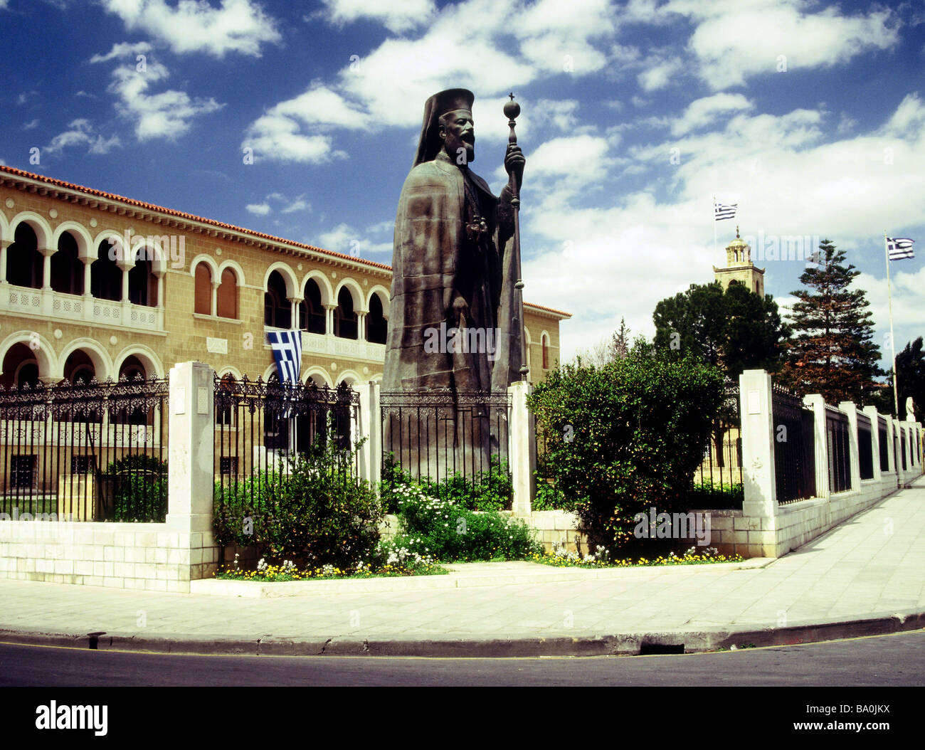 PRESIDENT MAKARIOS STATUE IN THE FRONT OF THE PRESIDENTIAL PALACE IN NICOSIA, CYPRUS Stock Photo