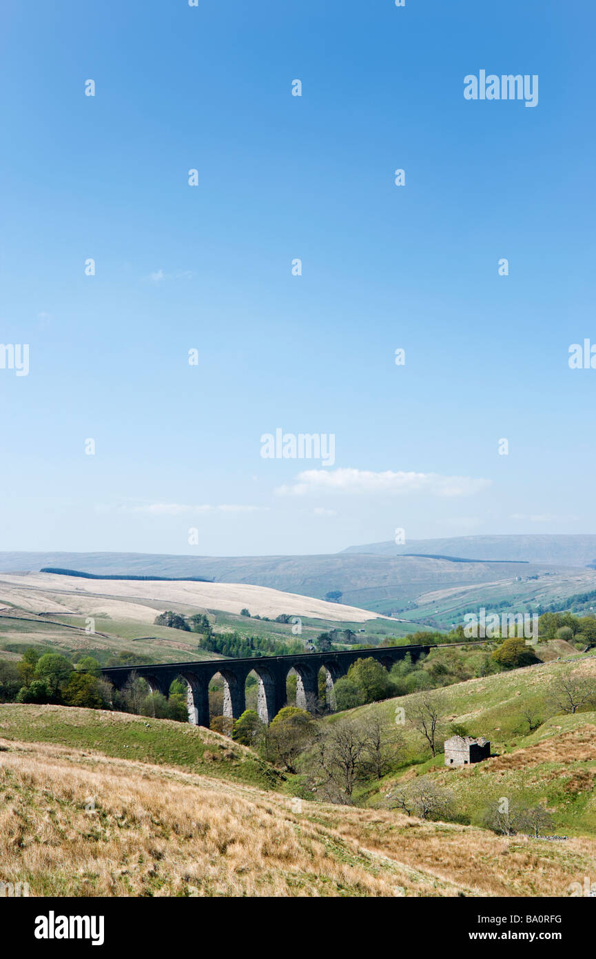 Dent Head Viaduct on the Settle to Carlisle Railway, Dentdale, Yorkshire Dales National Park, North Yorkshire, England Stock Photo