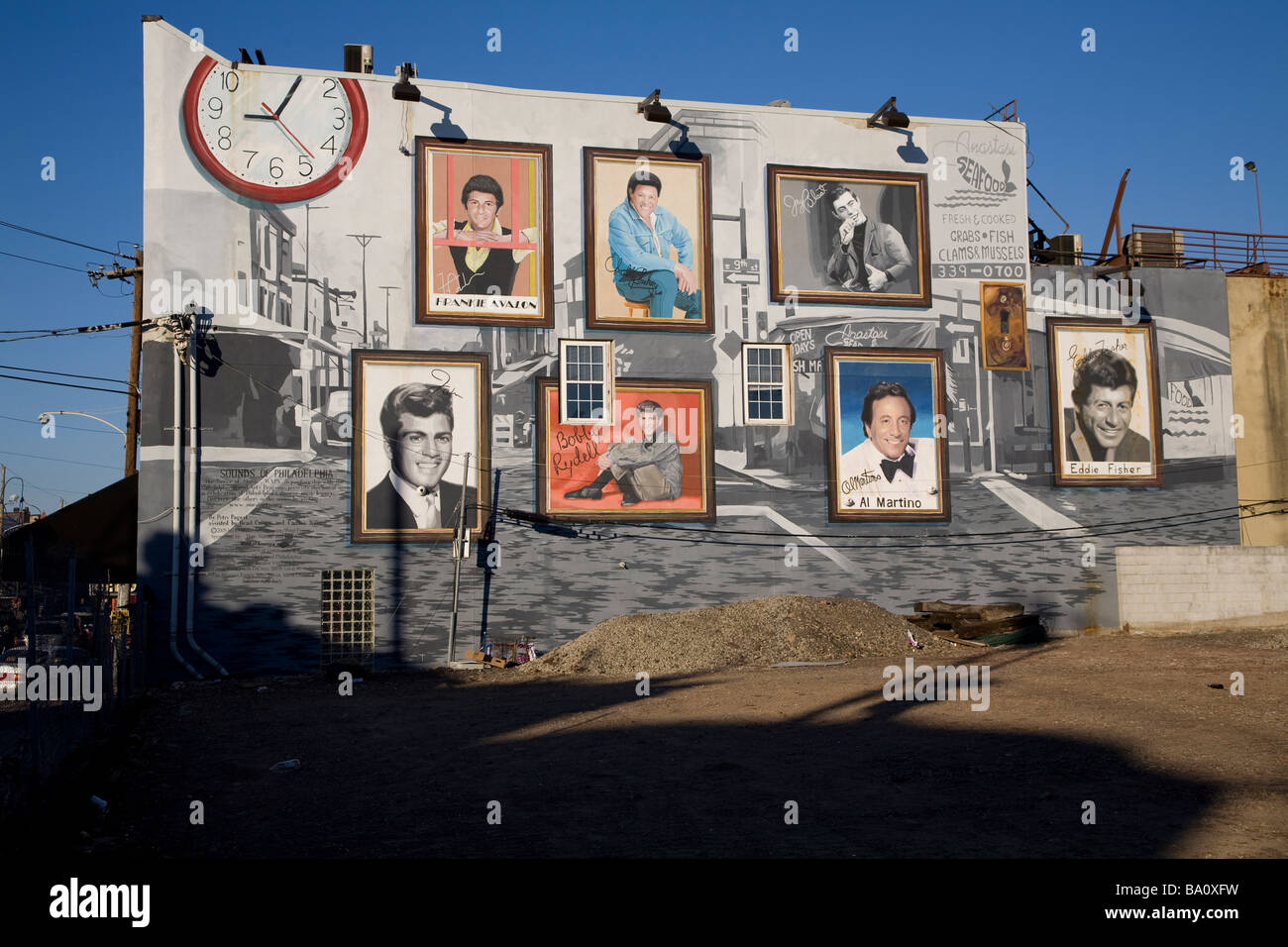 Mural celebrating famous singers to come out of Philadelphia Stock Photo Alamy