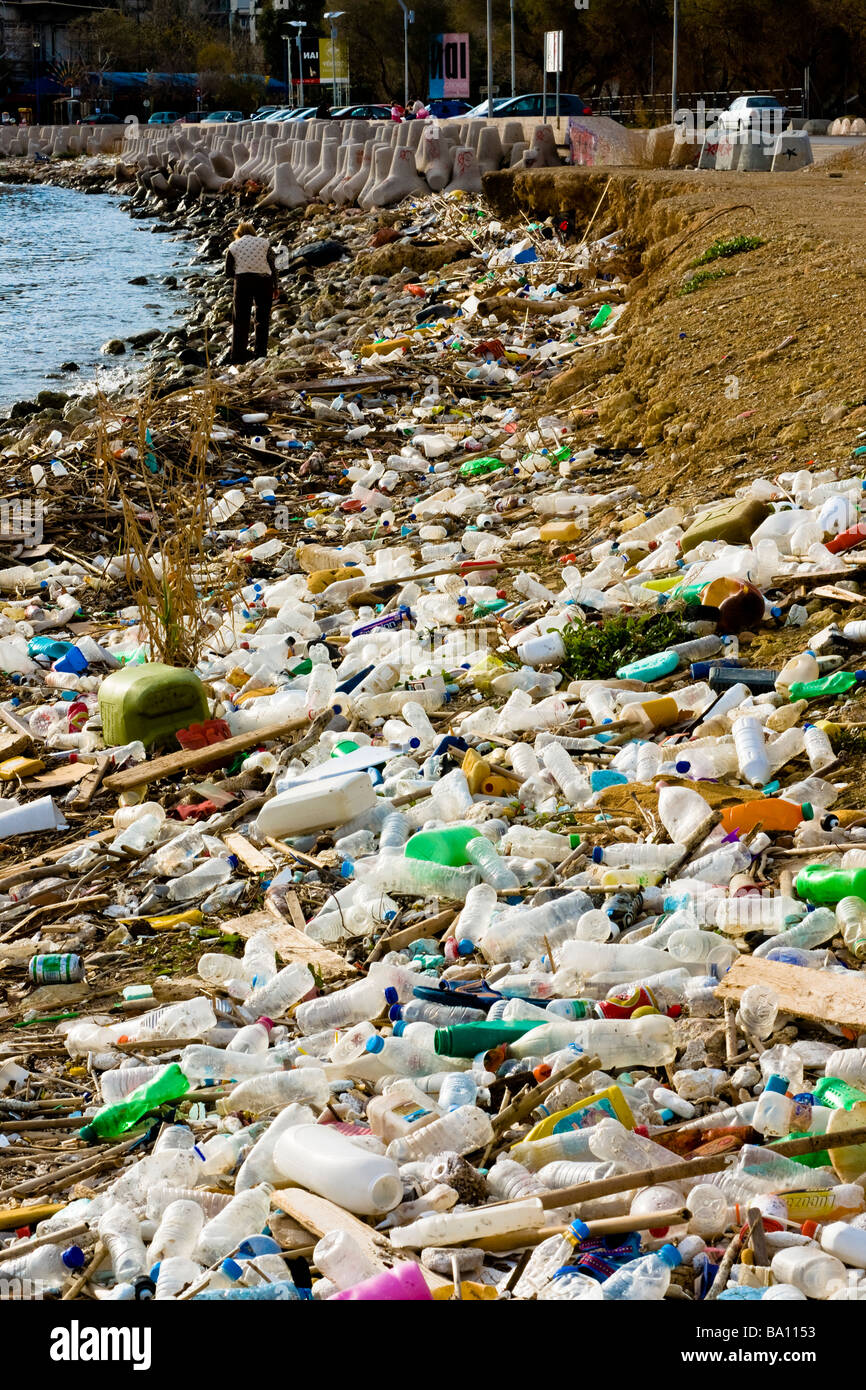 a rubbish strewn beach in Athens, Greece Stock Photo