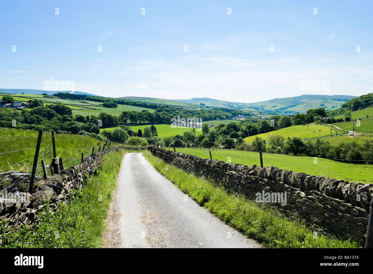 Country Lane in High Peak near Hayfield (between Glossop and Buxton
