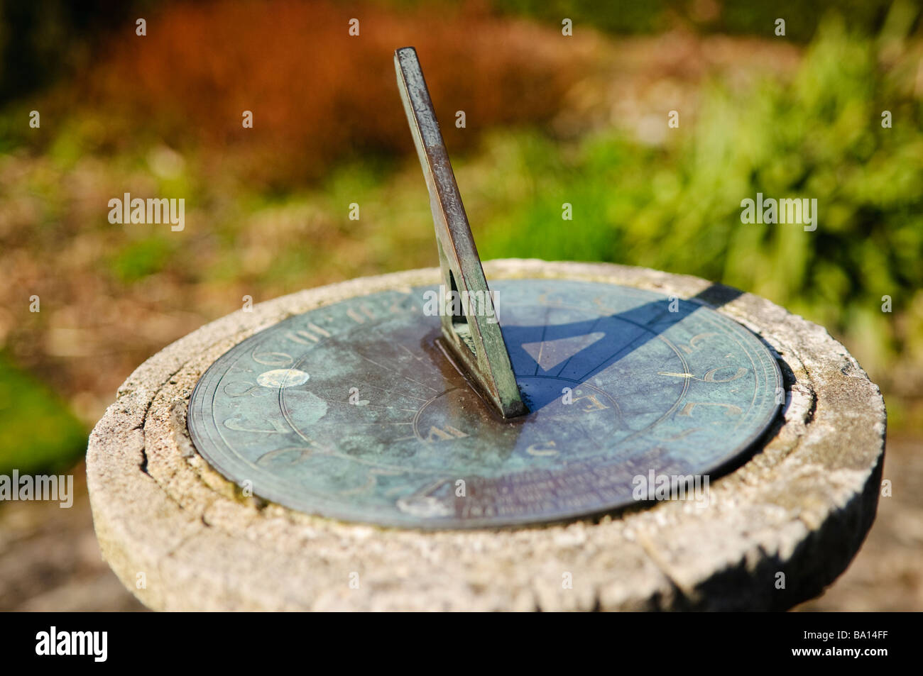 Sundial Shadow High Resolution Stock Photography and Images Alamy