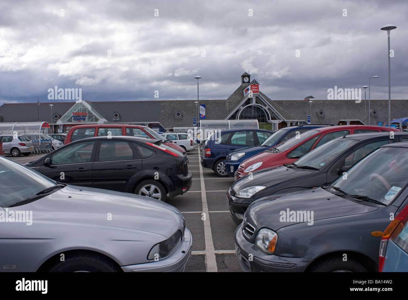 Tesco superstores hires stock photography and images Alamy