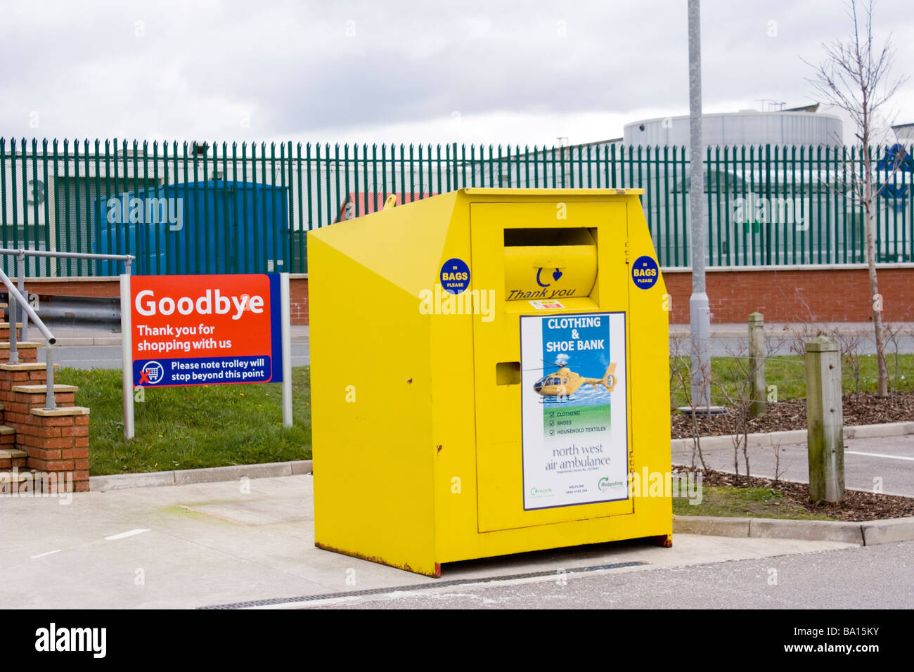 Clothing bank recycling hires stock photography and images Alamy