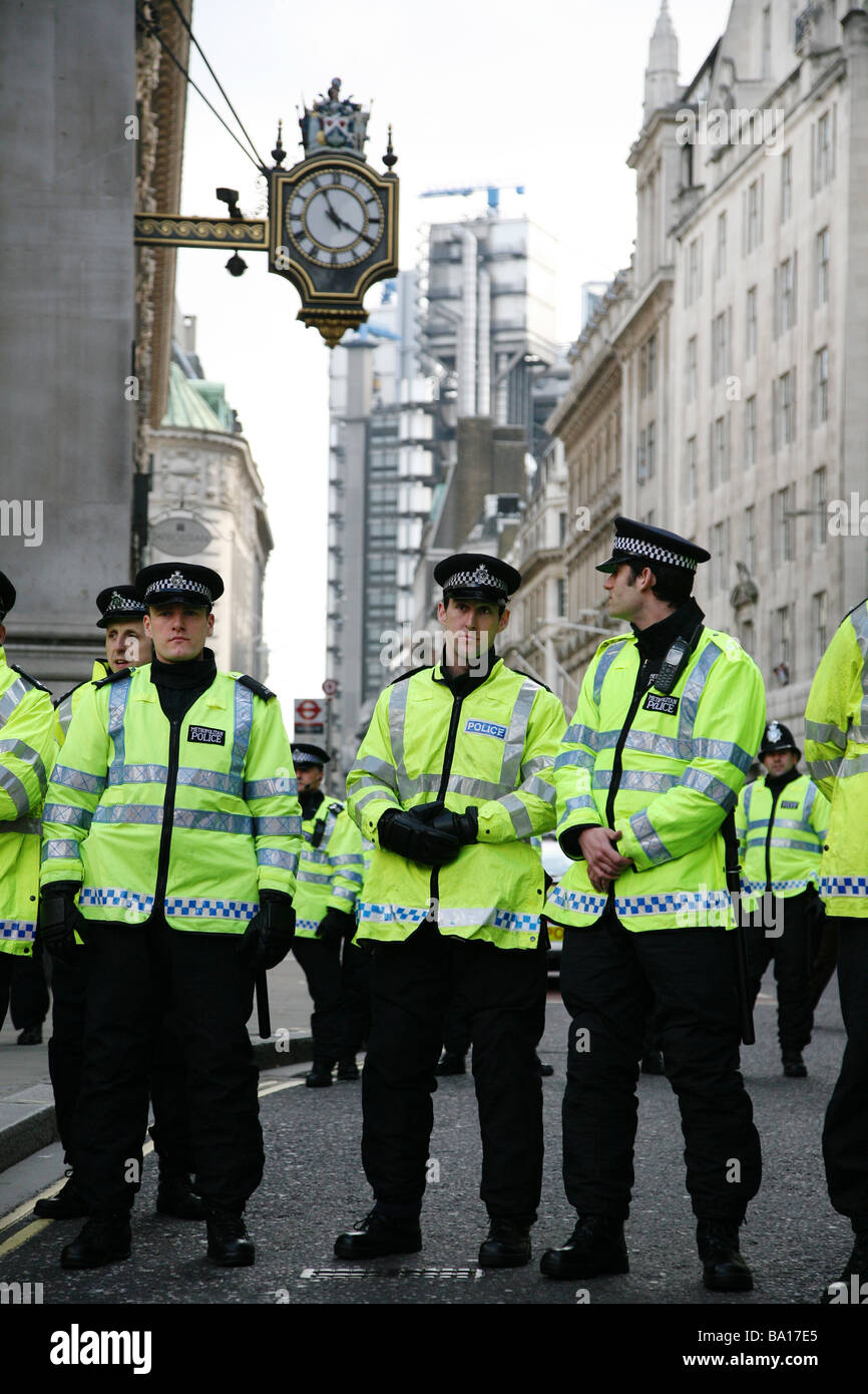 Police blocking the road at Cornhill during the G20 protests in London Stock Photo