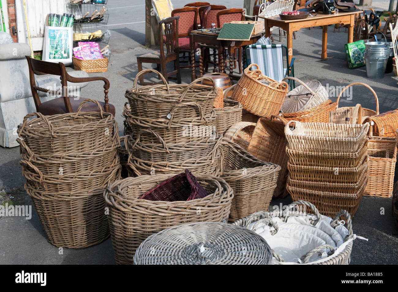 Willow Baskets Stock Photos & Willow Baskets Stock Images - Alamy