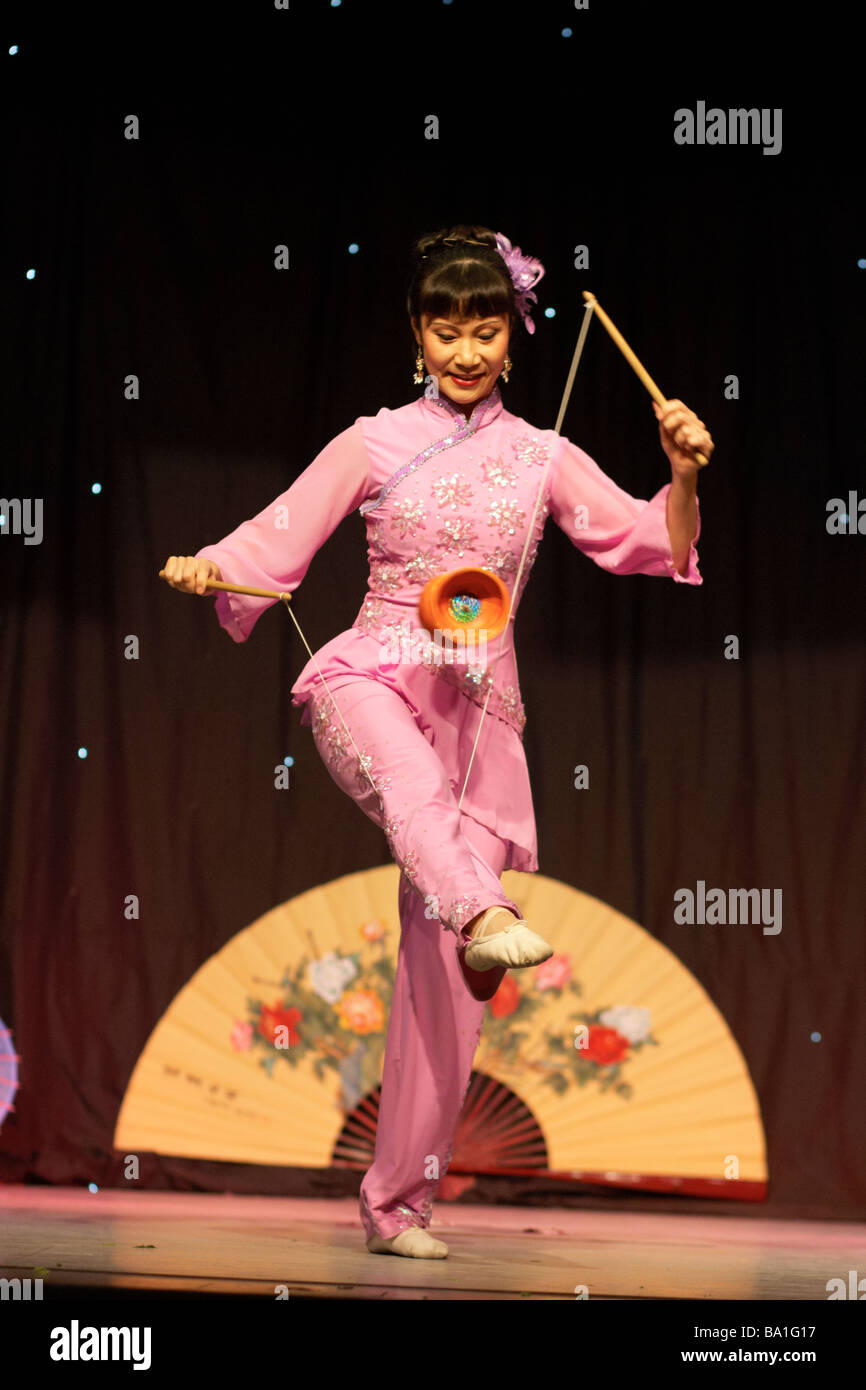 chinese acrobat,chinses perform,tradition Stock Photo