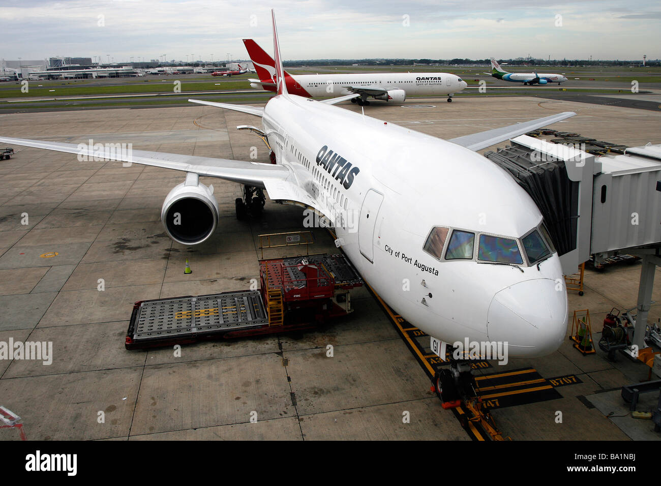 A Qantas Boeing 767-338ER aircraft sits on the tarmac at Sydney Kingsford Smith International Airport Stock Photo