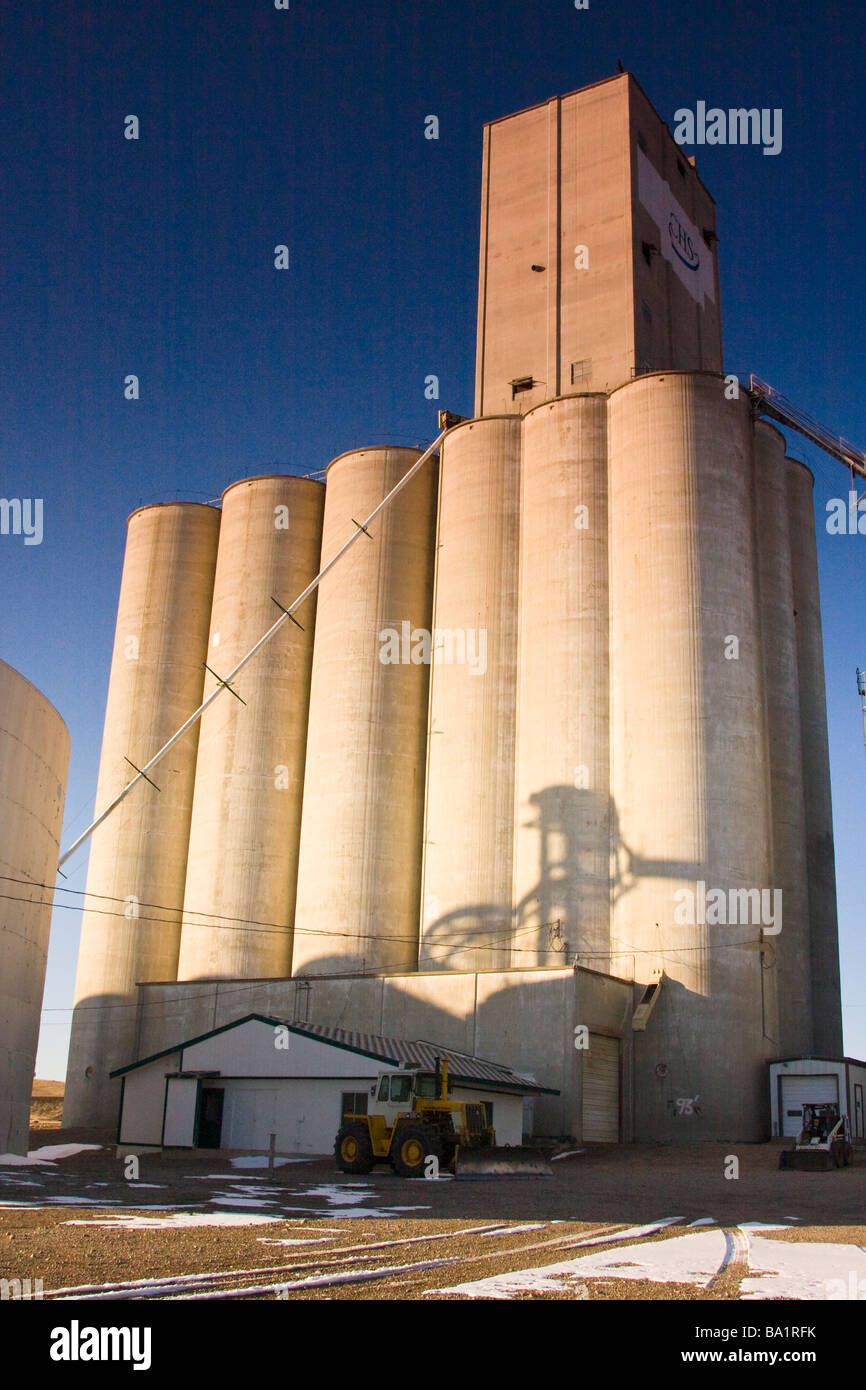 Grain silo in the prairie hires stock photography and images Alamy