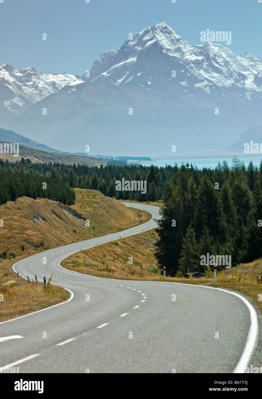 The road to Mount Cook, South Island, New Zealand Stock Photo