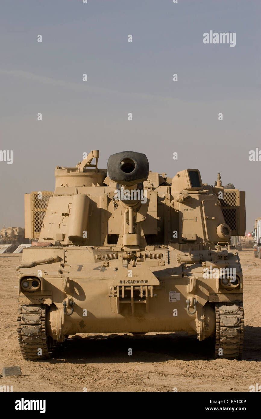 Baqubah, Iraq - M109 Paladin, a self-propelled 155mm howitzer Stock Photo -  Alamy