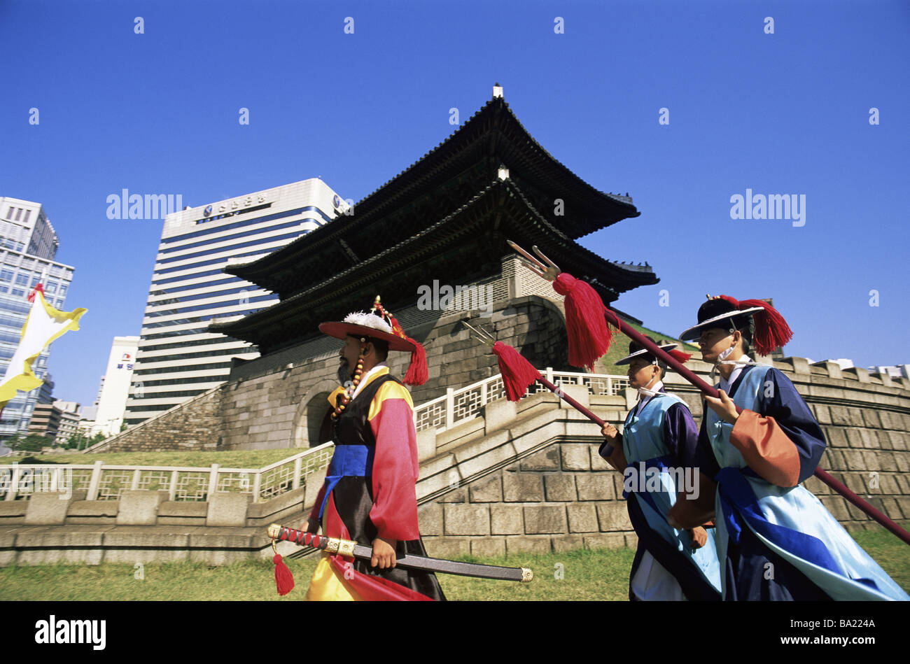 Detail wachsoldaten no model release asien ostasien sudkorea hauptstadt