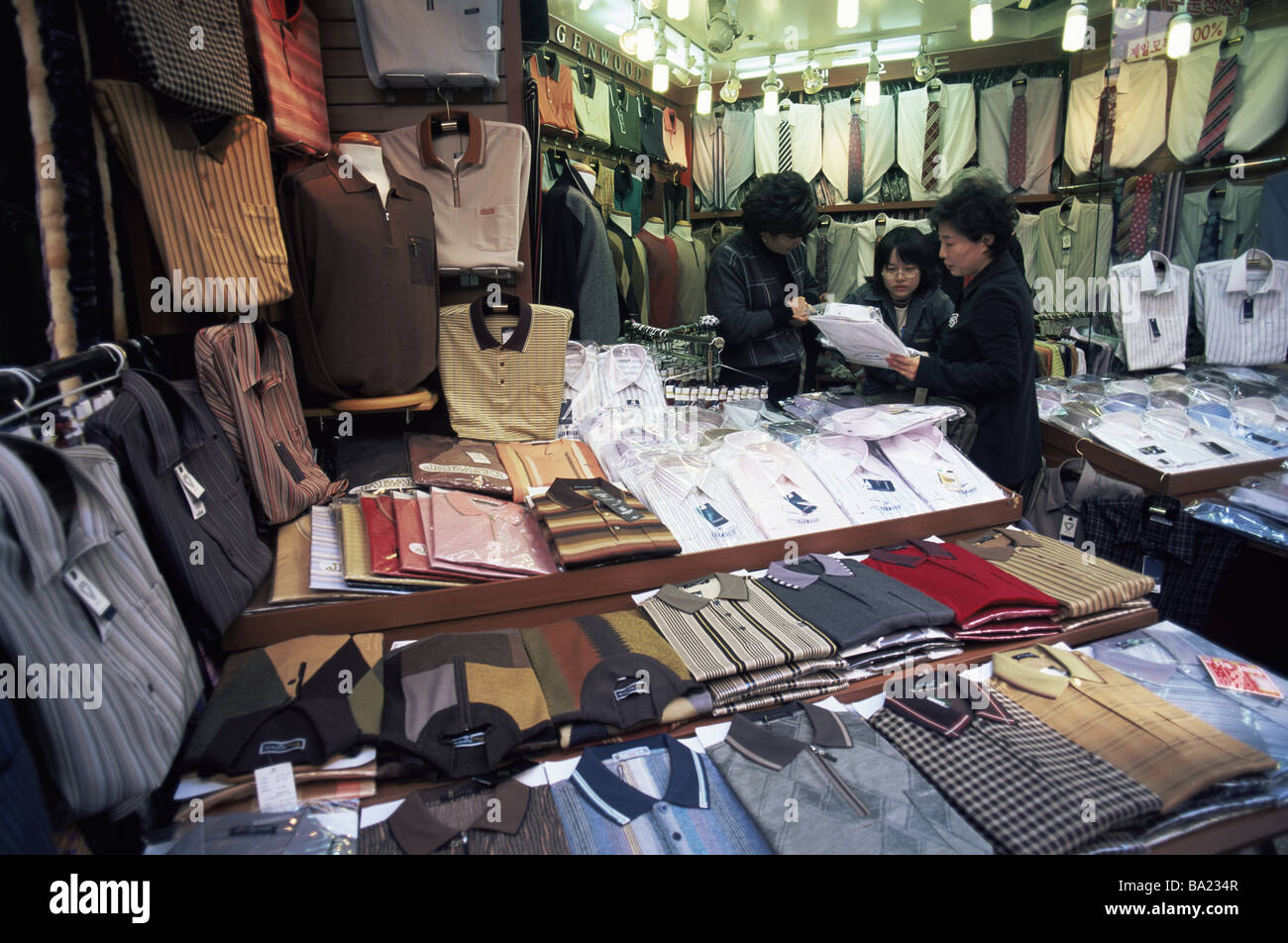 Asia fashion hi-res stock photography and images - Alamy