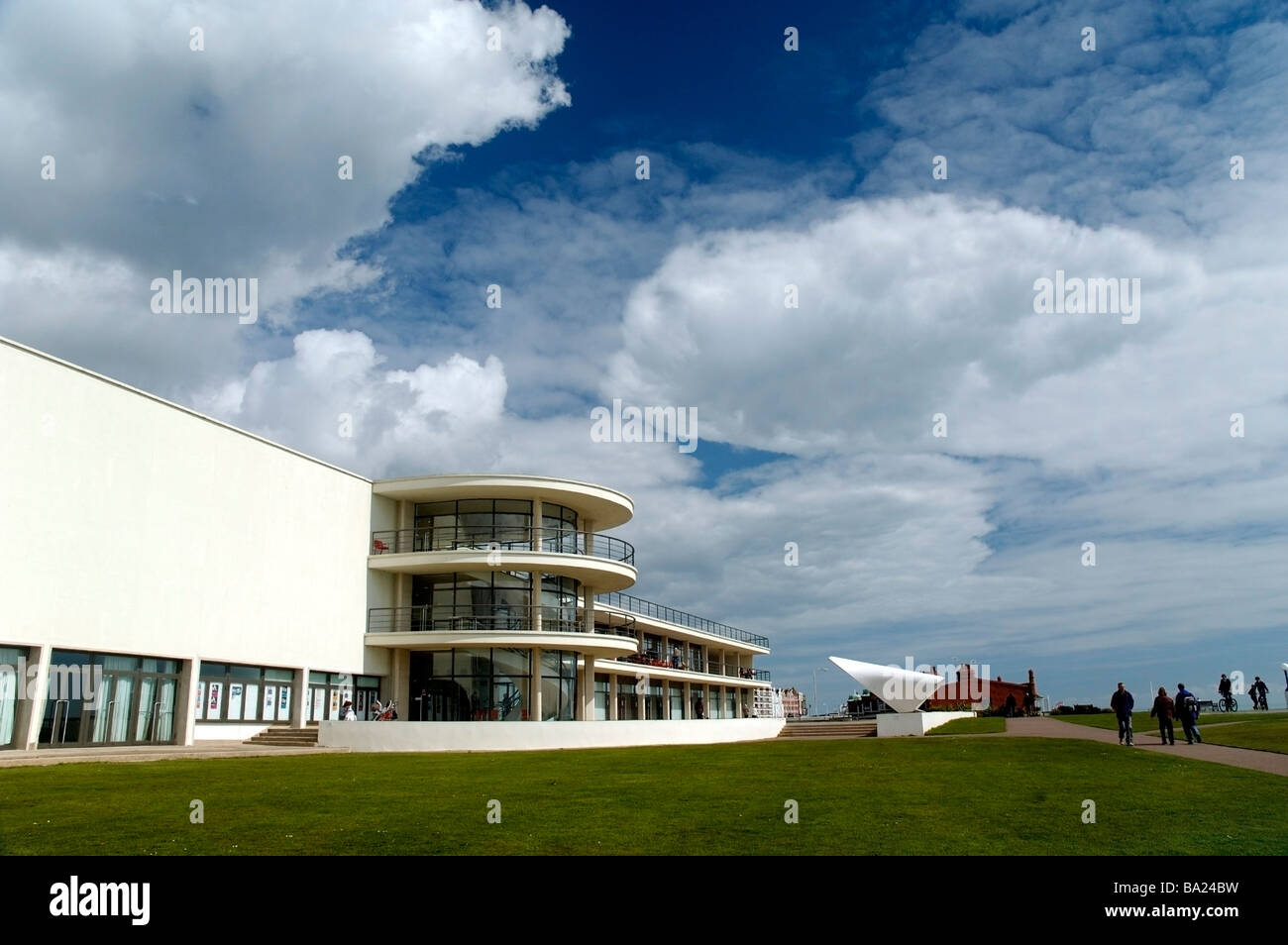 The renovated 1930s Art Deco De La Warr Pavilion, on the seafront, Bexhill on Sea, England. Stock Photo