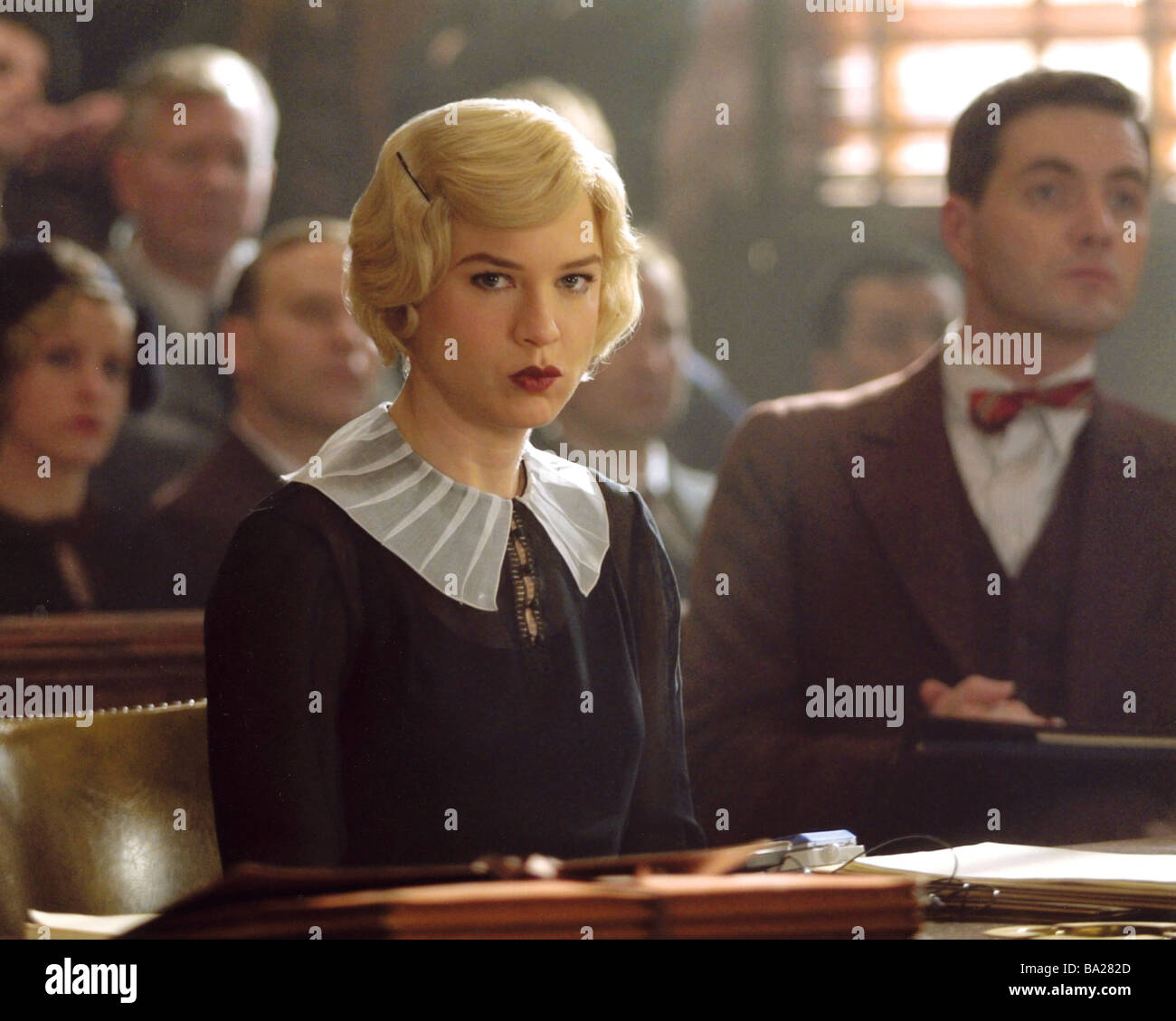 Collection 96+ Pictures Which Actress Plays The Character Roxie Hart In ...