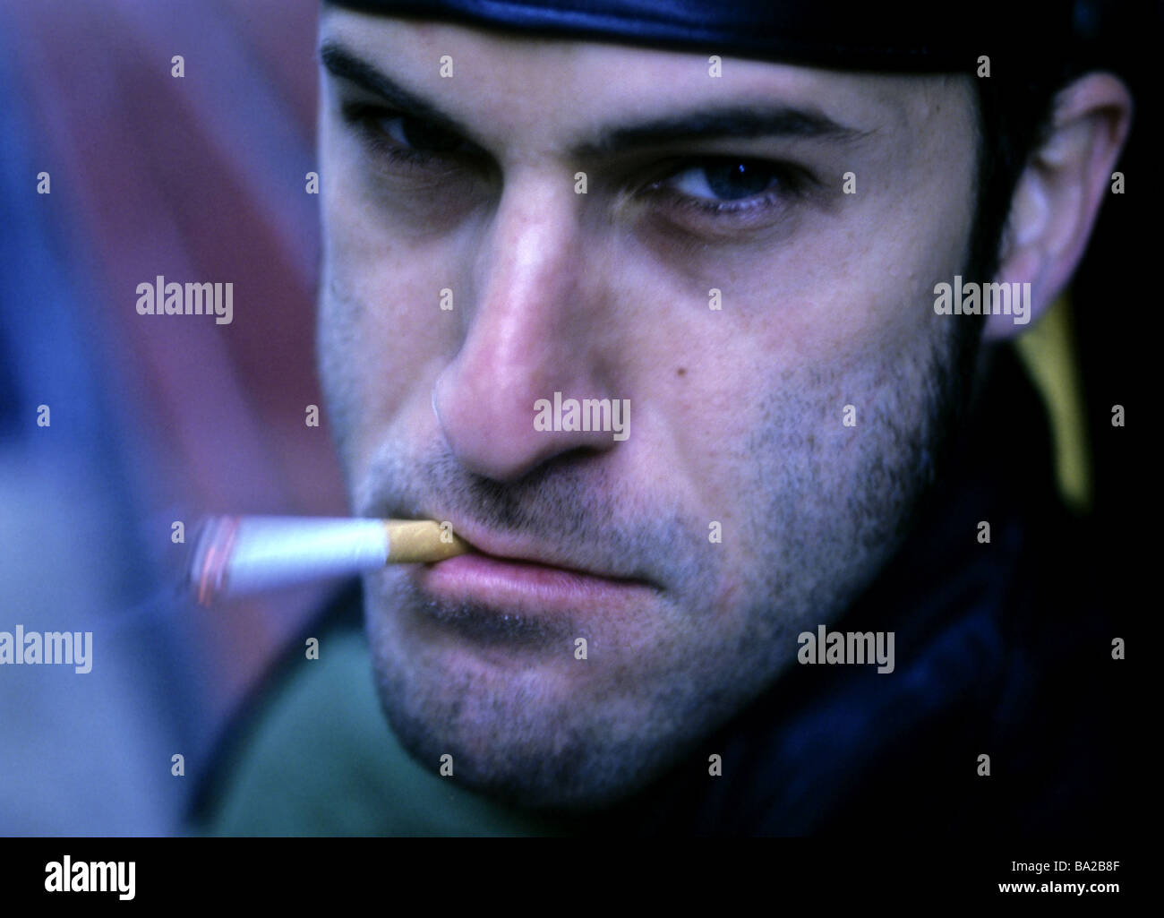 bum a cigarette Cigarette bum hi-res stock photography and images