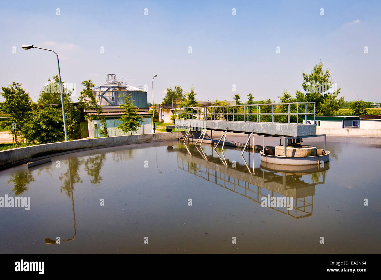 Primary sedimentation tank water purification facility operated by