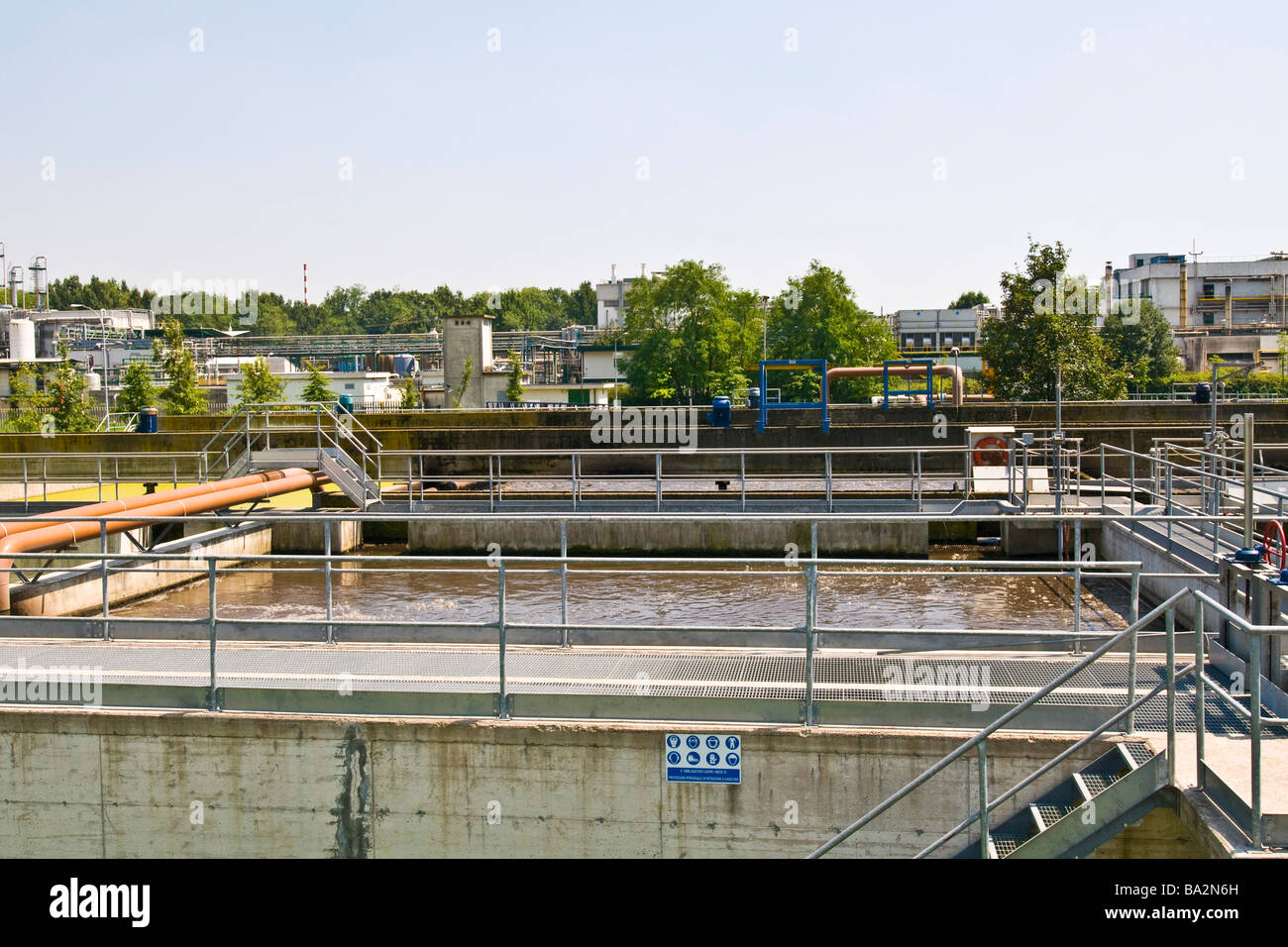 Primary sedimentation tank water purification facility operated by