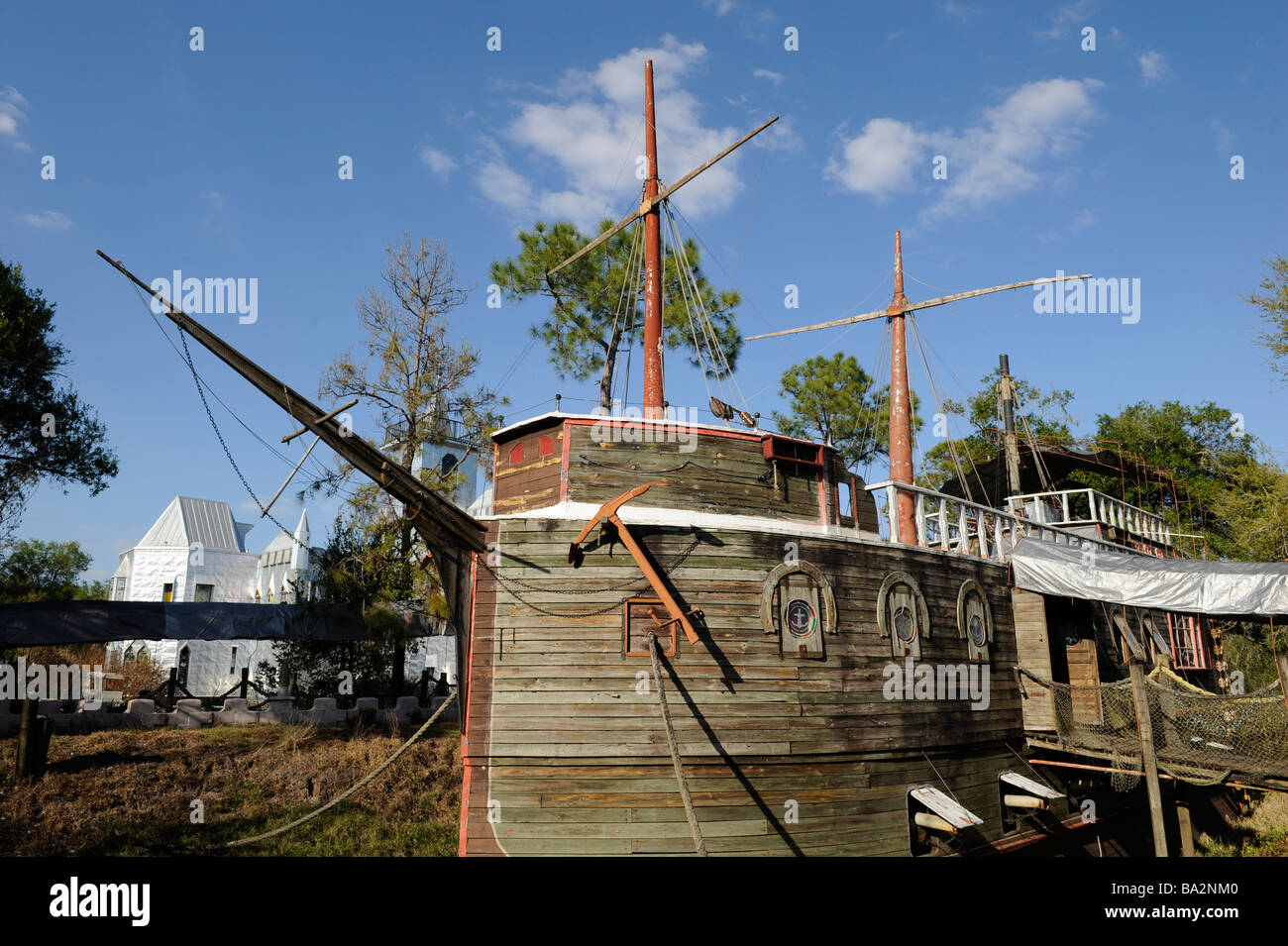 Solomons Castle Ona Florida home of famous scuptor Howard Solomon and the boat in the moat restaurant Stock Photo