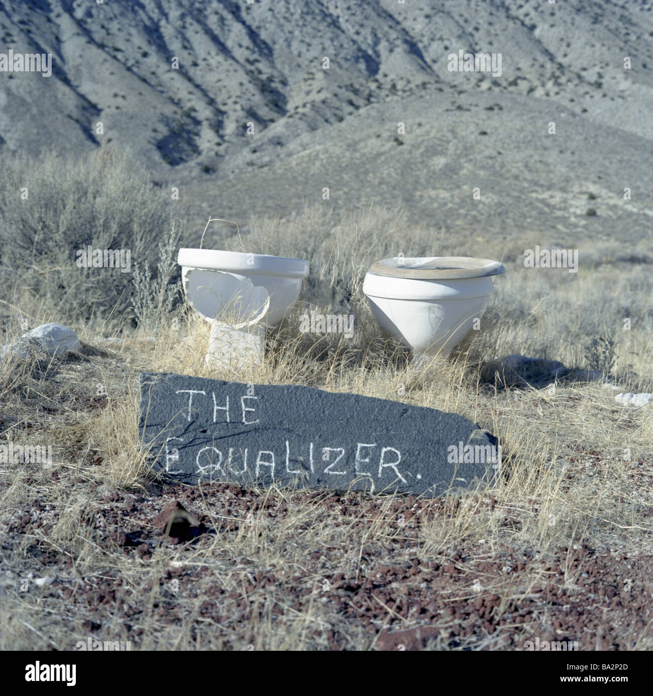 Toilet bowls broken sign hi-res stock photography and images - Alamy